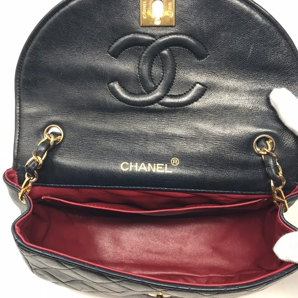 CHANEL Black Leather Half Moon Crossbody Bag - Picture 4 of 8